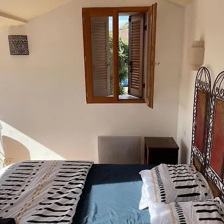 Charmante Maison De Village Nyaraló *